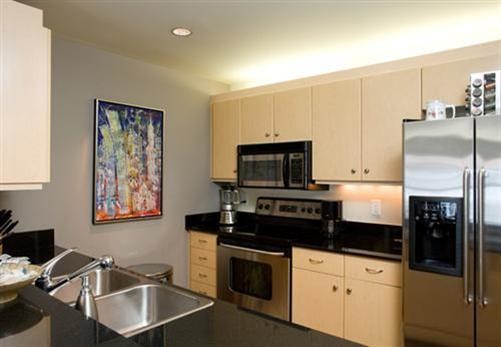 Foto del edificio - 140 S Van Ness Ave