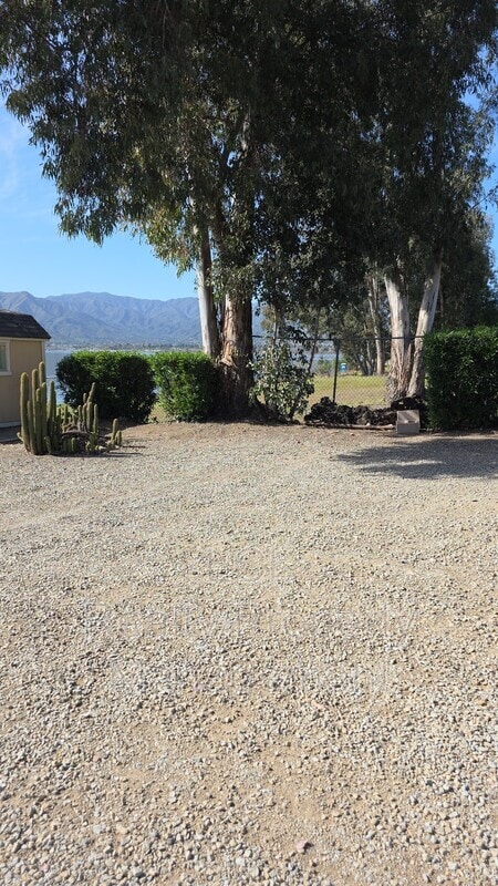 Building Photo - 17977 Lakeshore Dr