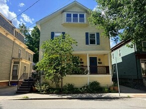Building Photo - 135-139-139 Pearl St
