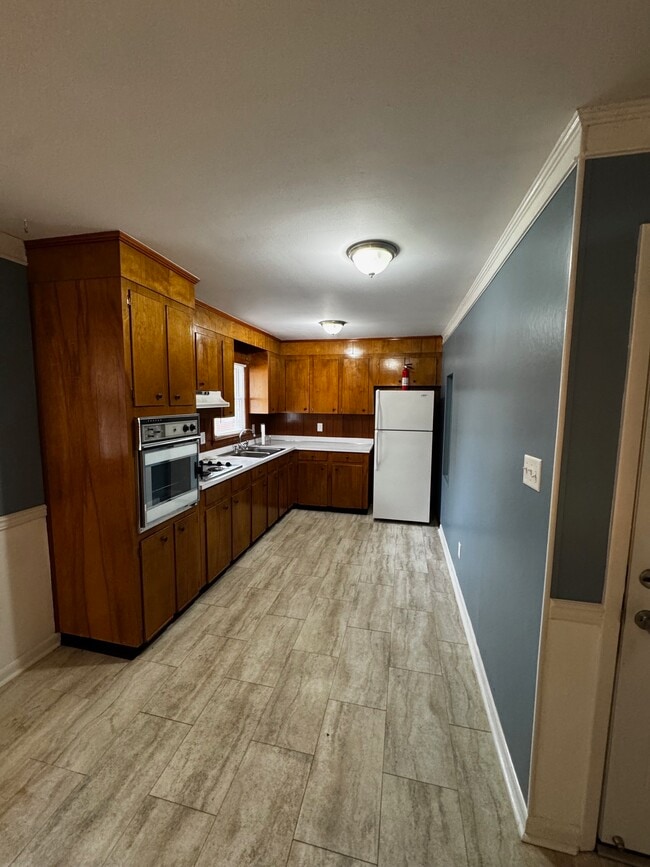 Building Photo - 114 Windsor Dr