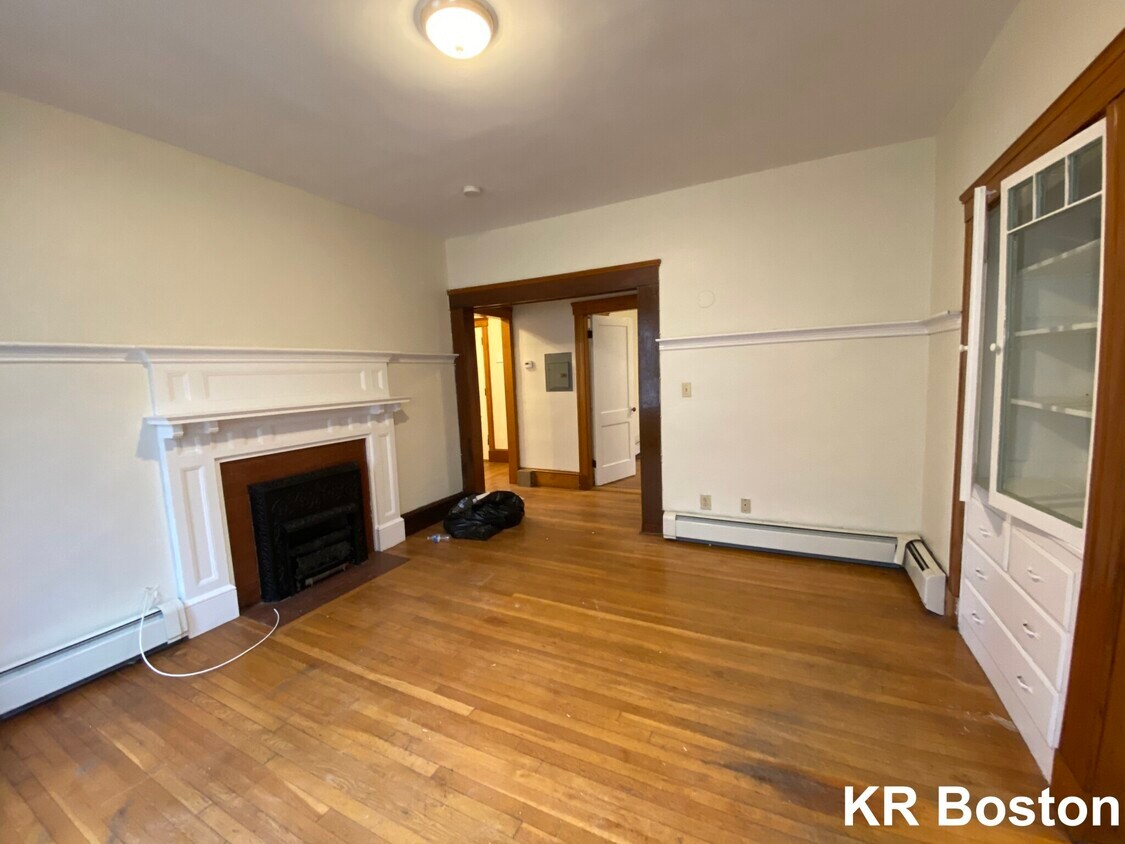 Primary Photo - 137 Glenville Ave
