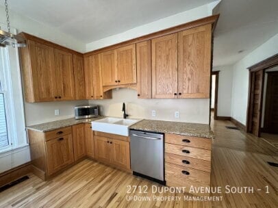 Building Photo - 2712 Dupont Ave S
