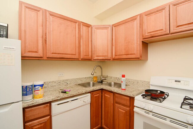 Foto del edificio - 2347 W 24th Pl