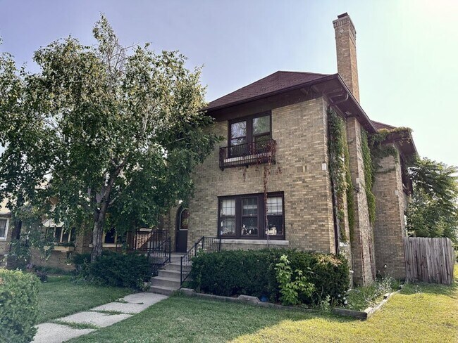 Building Photo - 2704 N 46th St