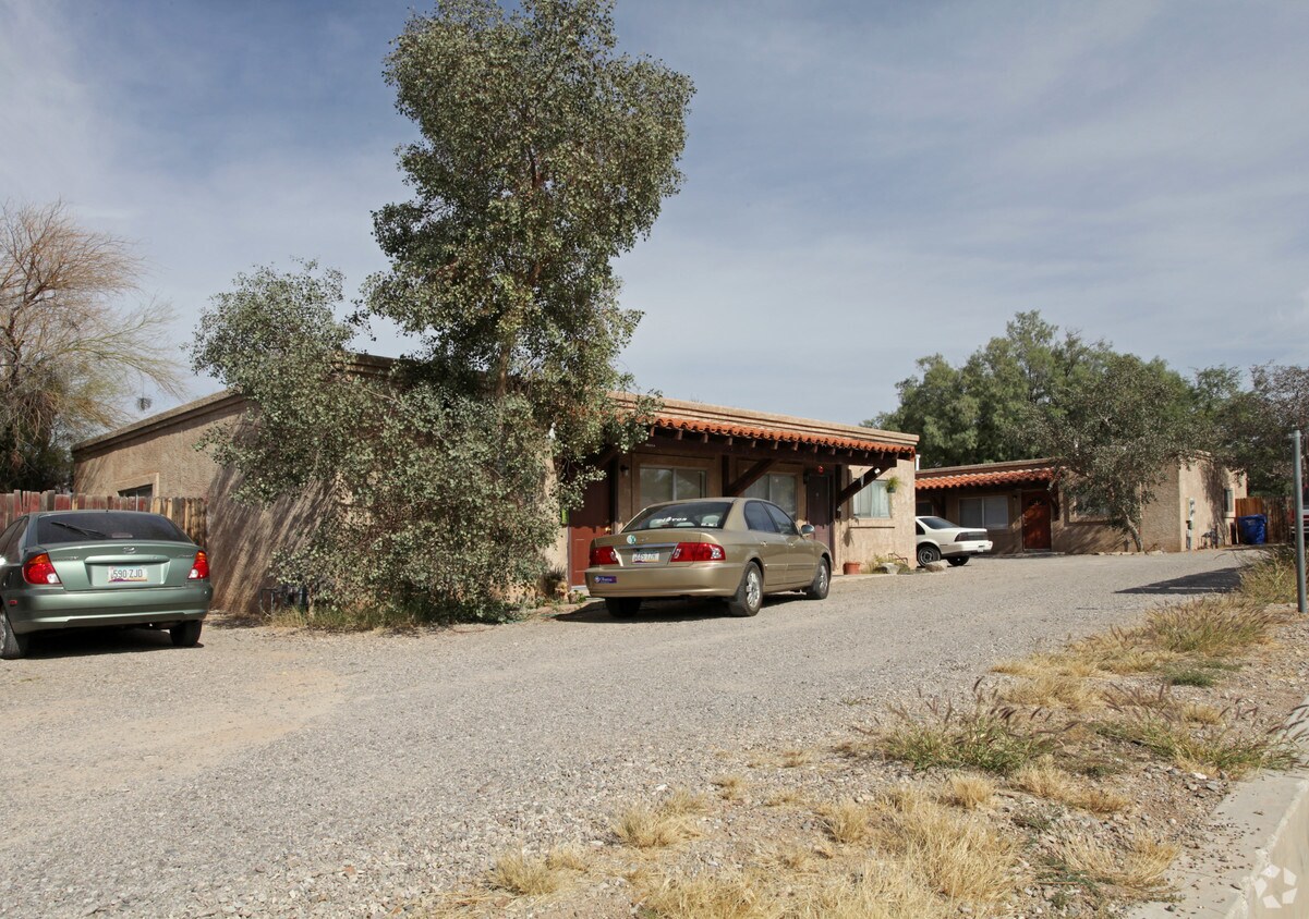 Building Photo - 2950 N Palo Verde Blvd