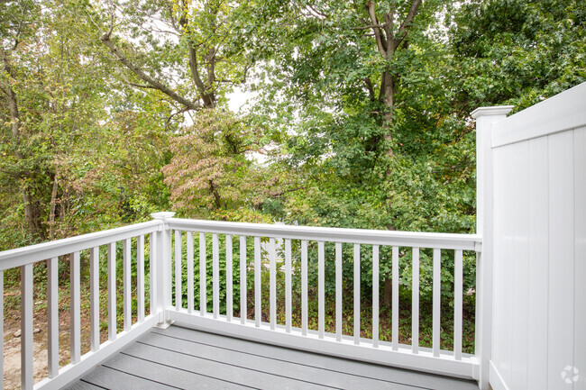 1 BR, 1 BA - 72 METROS CUADRADOS - Maple Crest Apartments