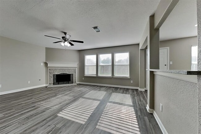 Foto del edificio - 8411 Misty Prairie Ln