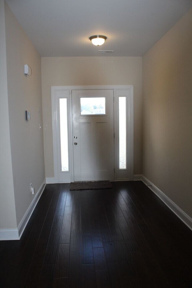 Foto del edificio - 205 Joyland Dr