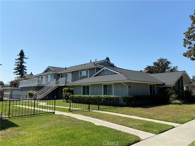 Building Photo - 1218 S Athena Way