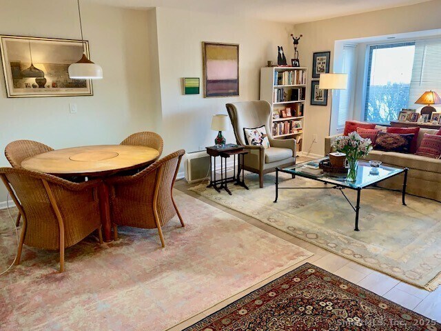 Building Photo - 350 Grovers Ave