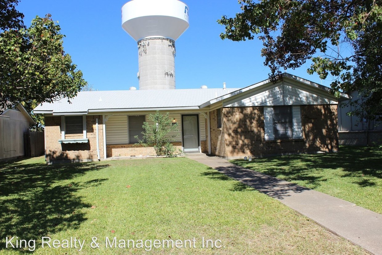 Primary Photo - 909 Meadow Mead Dr