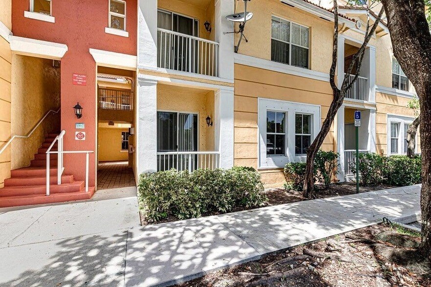 Primary Photo - 2123 Shoma Dr