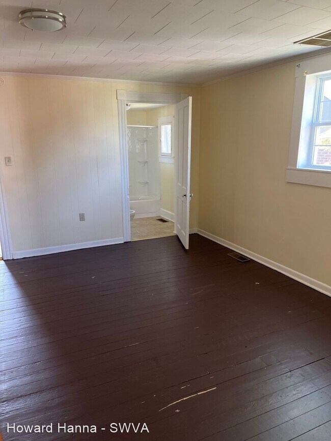Building Photo - 2 br, 1 bath House - 341 E. Prospect Street