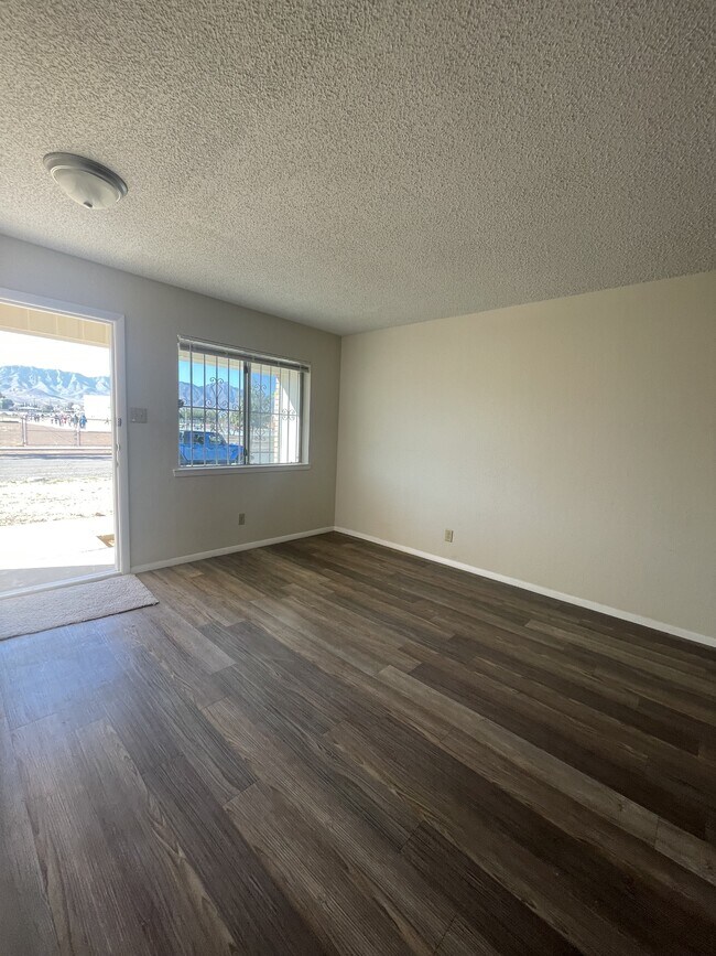 Foto del edificio - 10716 Georgetown St