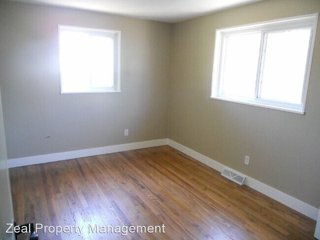 Building Photo - 4 br, 2 bath House - 921 East 10th Avenue