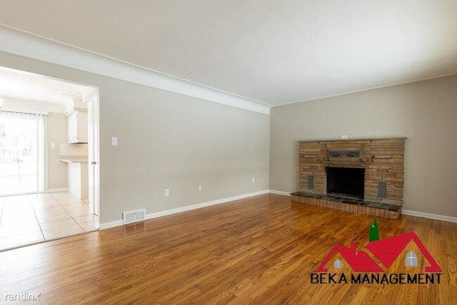 Building Photo - 3 br, 1.5 bath House - 3268 Livernois Rd