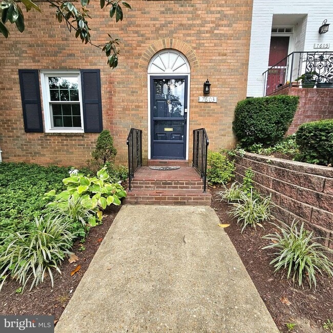 Building Photo - 7603 Tiverton Dr