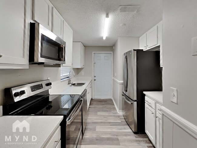 Building Photo - 10983 Witchaven St