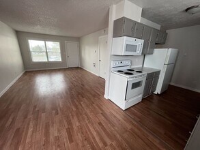 Building Photo - 331 NW 8th Ave