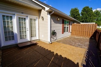 Building Photo - 131 Lake Chateau Dr