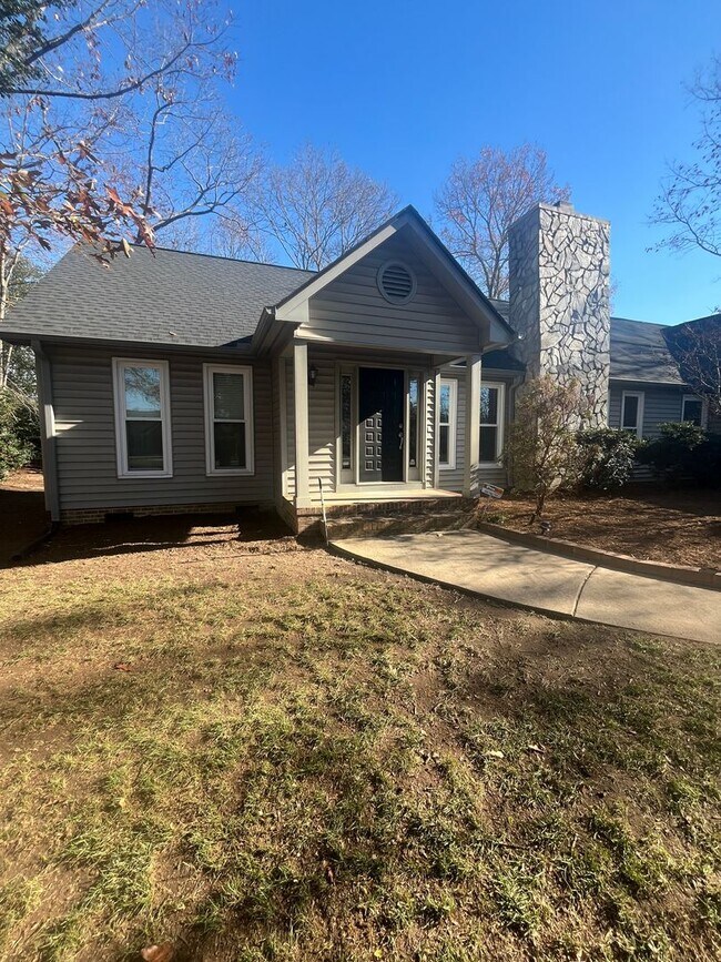 Foto del edificio - Beautiful 3 Bedroom 3 Bathroom Single Family Home