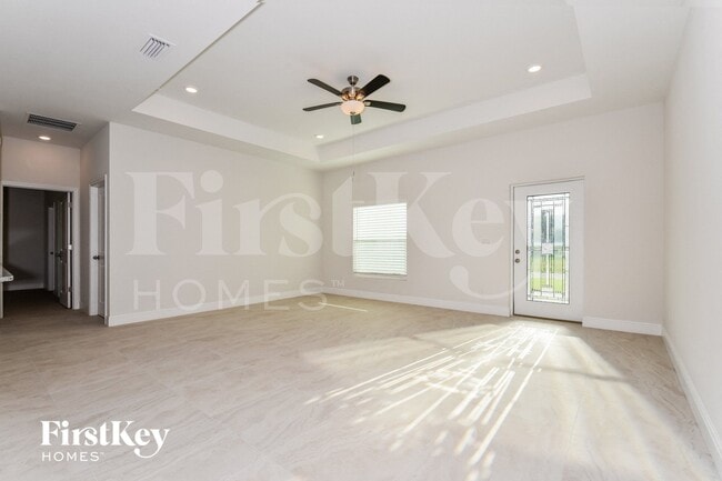 Building Photo - 1424 NE 1st Ave