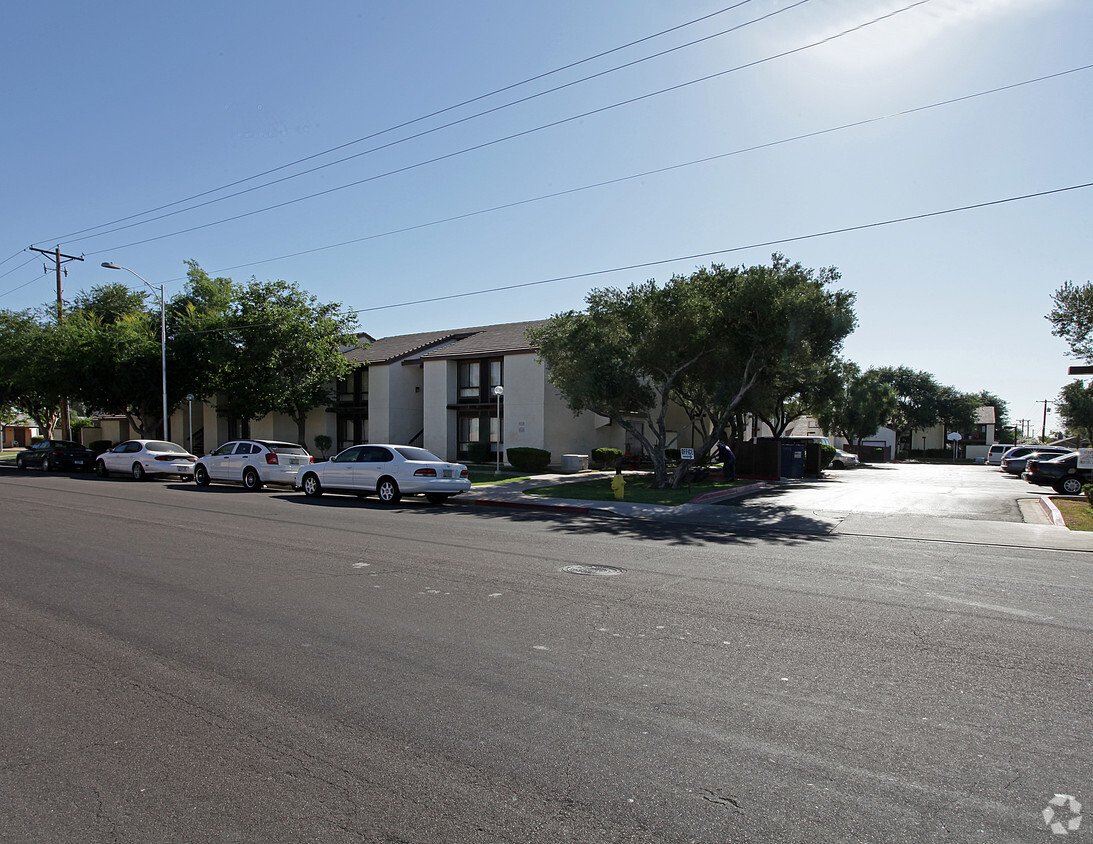 Building Photo - Western Sun Apartments