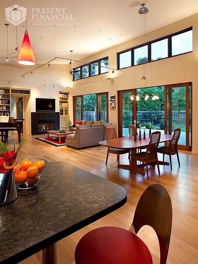 Foto del edificio - 4 br, 3 bath House - 1930 Edgewood Dr