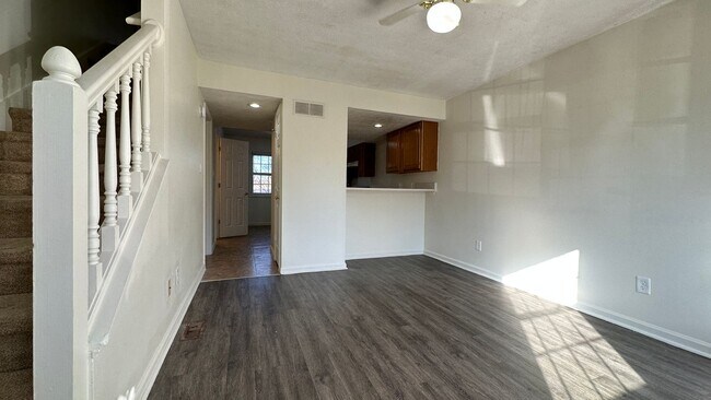 Foto del edificio - **AVAILABLE October 1st 2023**