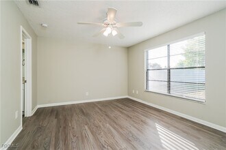 Building Photo - 220 SE 27th Terrace