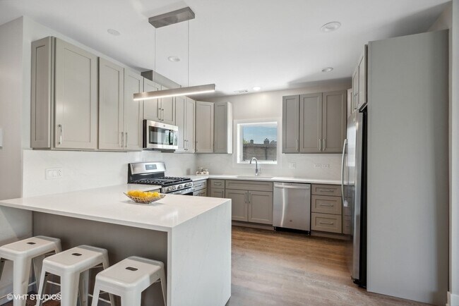 Foto del edificio - 4824 S Champlain Ave