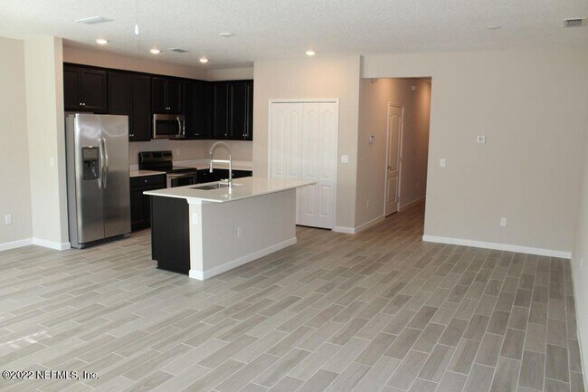 Foto del edificio - 12640 Josslyn Ln