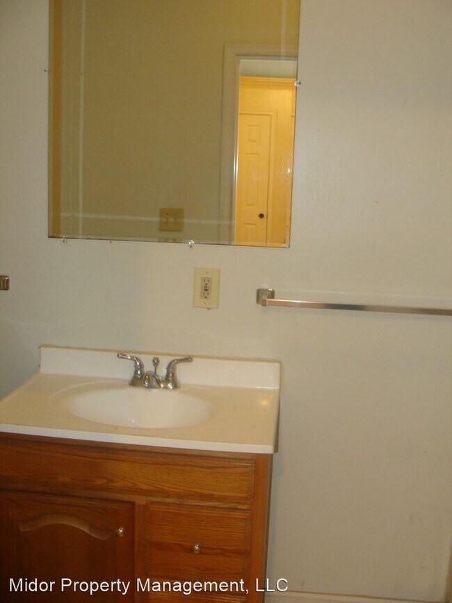 Building Photo - 1 br, 1 bath House - 114 W. King Street