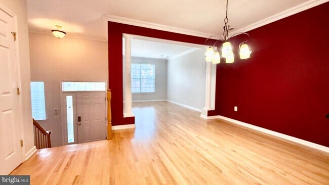 Building Photo - 40 Truman Ave