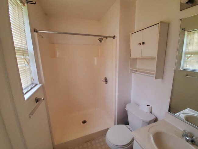 Building Photo - Terrific home in Pikesville!!