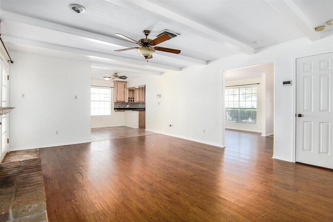 Building Photo - 505 Heathgate Dr