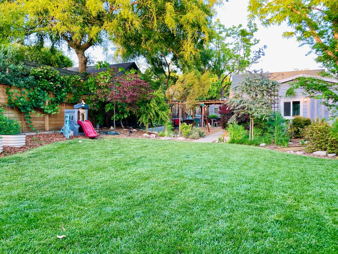 5265 Loleta Ave, Unit Half CommunityApartment in Los Angeles, CA