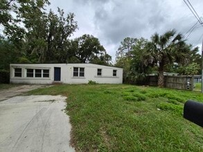 Building Photo - 6728 Helston Ct