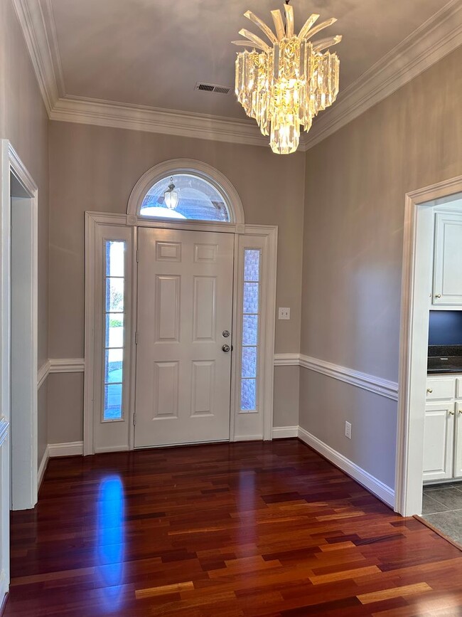 Building Photo - Exclusively Offered by Muse Realty Rentals...