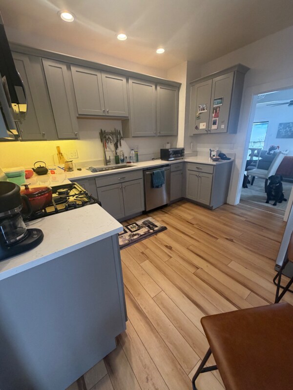 Foto del edificio - 1019 Bennett Ave