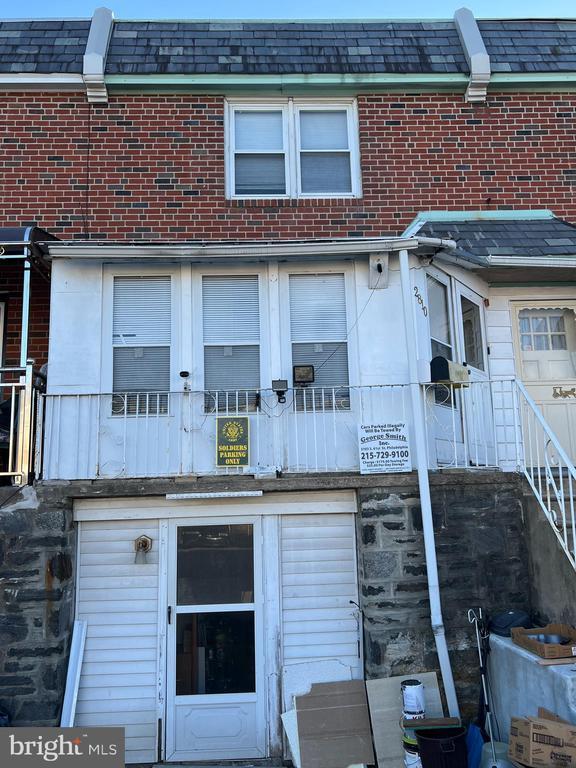Primary Photo - 2810 S 64th St