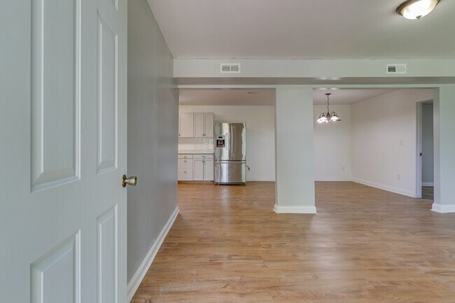 Foto del edificio - 3523 Whites Creek Pike