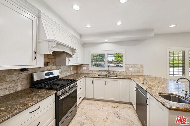 Building Photo - 17601 Caprino Pl