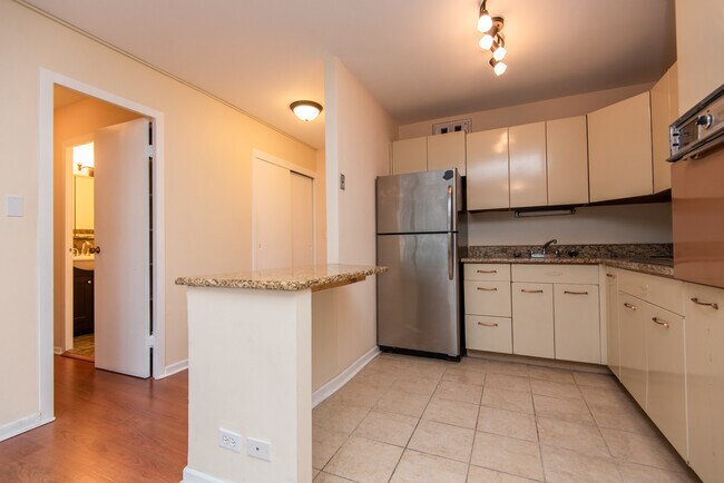 Foto del edificio - 3550 N Lake Shore Dr