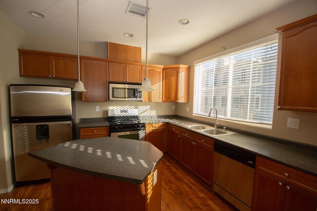 Foto del edificio - 3116 Sterling Ridge Cir