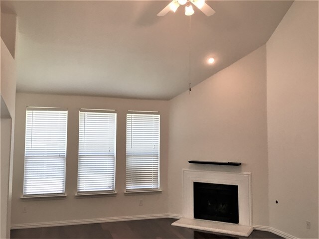 Foto del edificio - 8613 Corral Cir