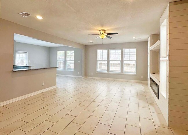 Building Photo - 7638 Bronze Trail Dr