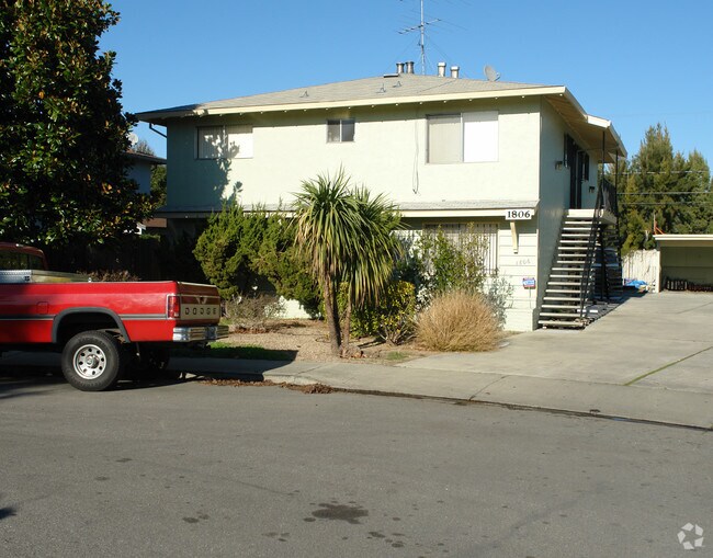 Building Photo - 1806 Higdon Ave