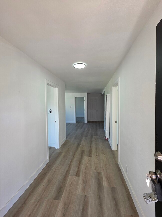 Foto del edificio - 4535 E 2nd St