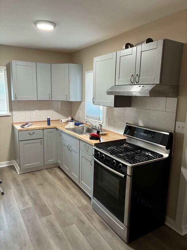 Cocina remodelada - 322 N Tennessee Ave